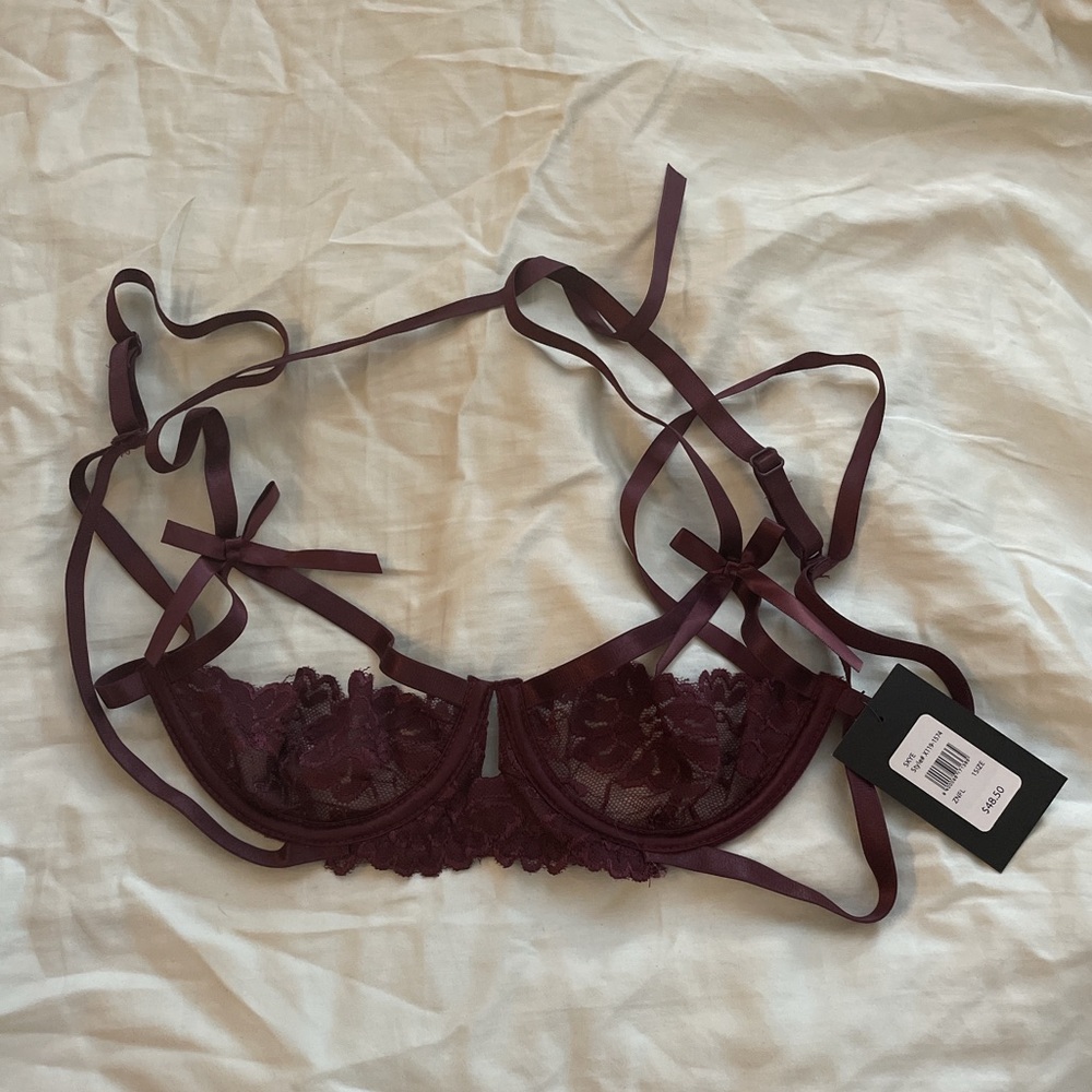 NWT sexy tie bra Fredderick’s Of Hollywood